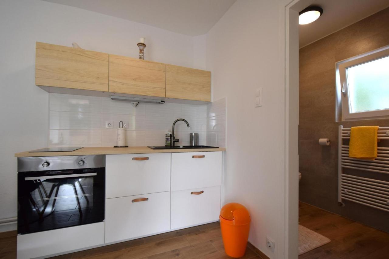 Apartments Julia Čižići Buitenkant foto