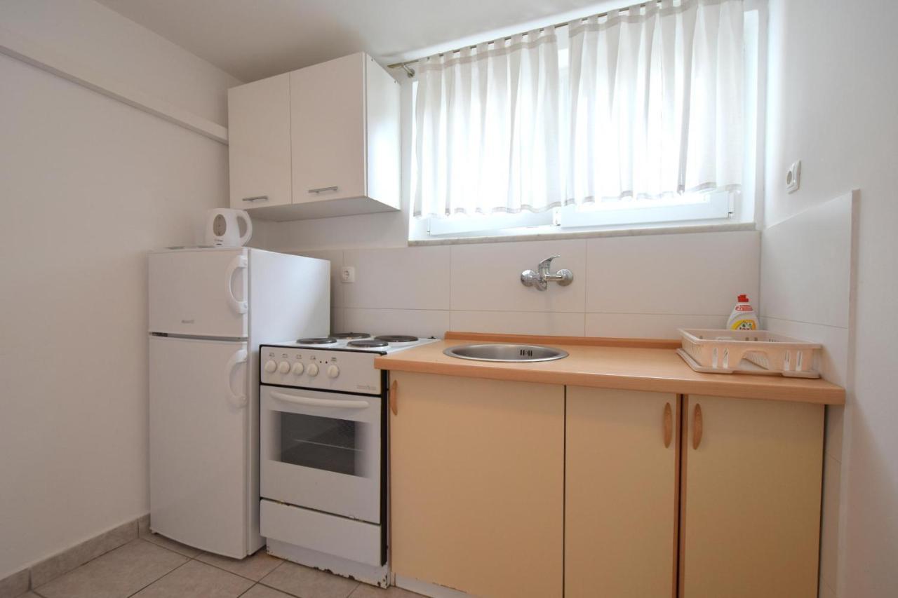 Apartments Julia Čižići Buitenkant foto