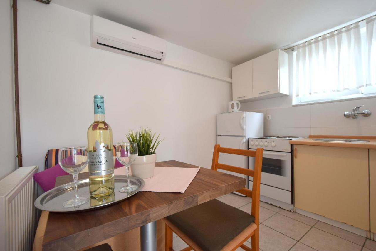 Apartments Julia Čižići Buitenkant foto