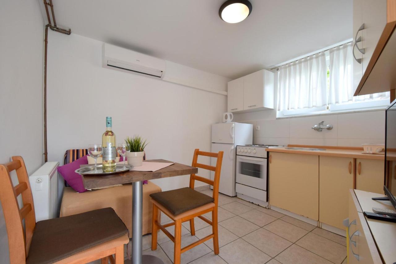 Apartments Julia Čižići Buitenkant foto