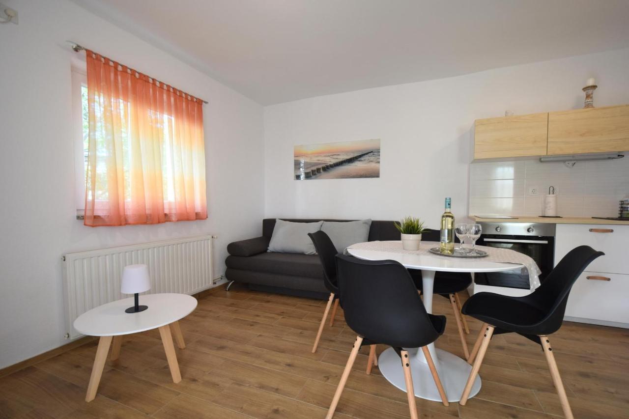Apartments Julia Čižići Buitenkant foto